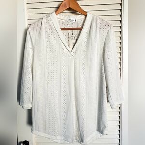 Miselon White Eyelet V-Neck Blouse